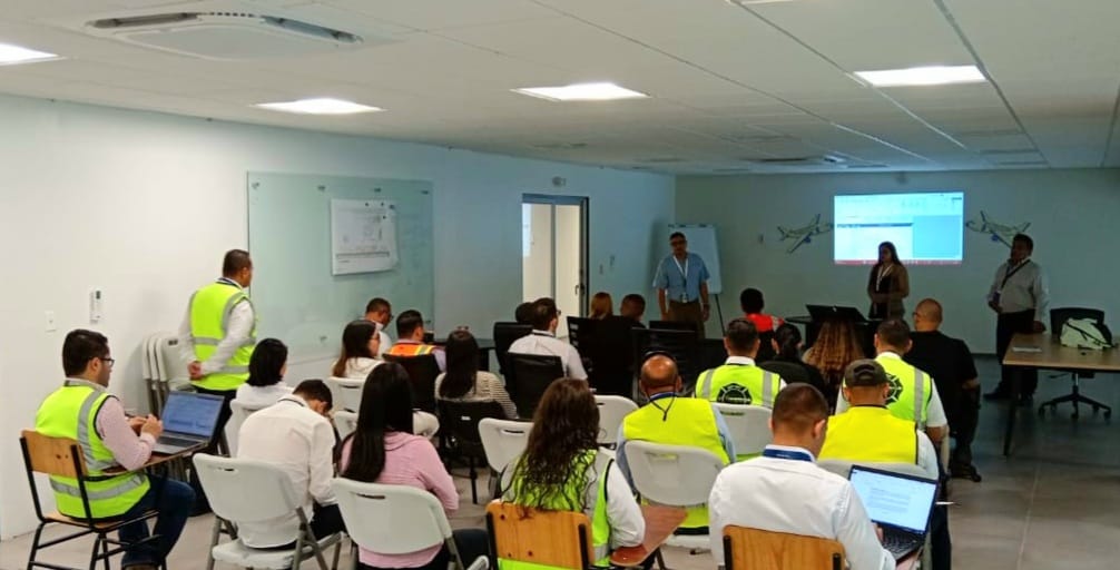 Noticias-Aeropuerto-Tegucigalpa-Honduras-Toncontín-PIA sostiene reunión con los representantes del Comité de Seguridad Operacional y el equipo de pista de Palmerola